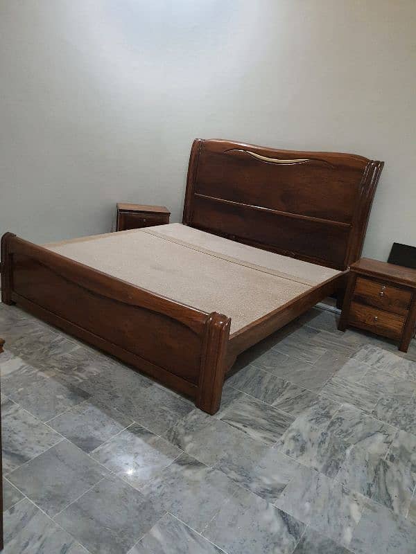 seesham Pure wood bed set king size New not used (just call me) 1