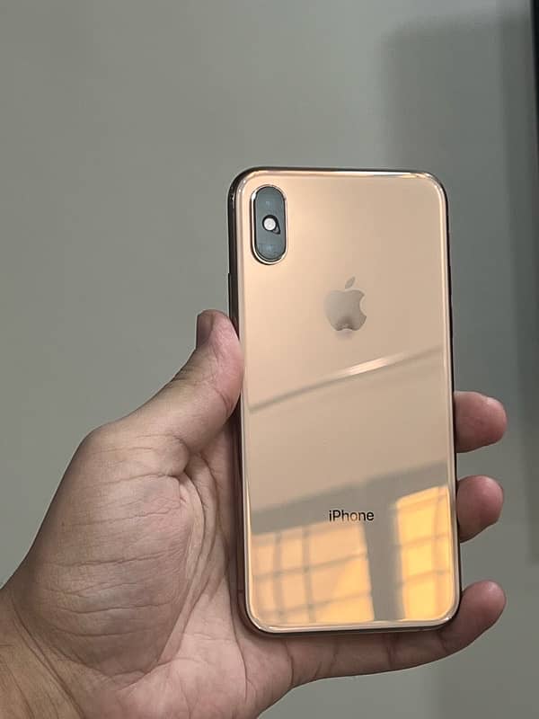 Iphone xs pta approved Gold colour 0