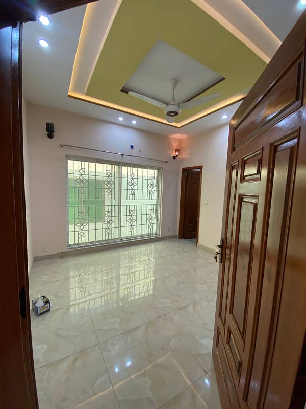 10 MARLA LIKE NEW UPPER PORTION AVAILEBAL FOR RENT IN BAHRIA TOWN LAHORE 14