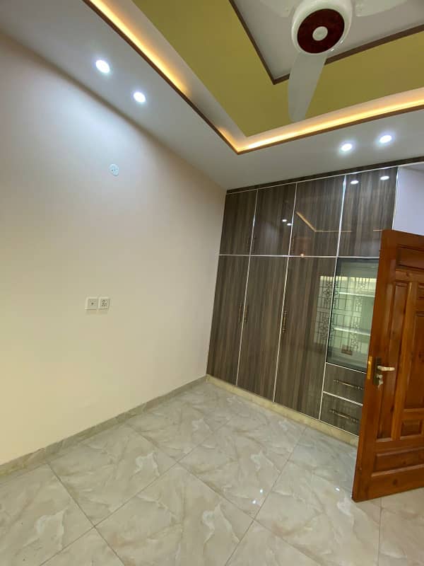 10 MARLA LIKE NEW UPPER PORTION AVAILEBAL FOR RENT IN BAHRIA TOWN LAHORE 15