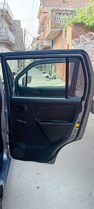 Suzuki Wagon R 2015 11