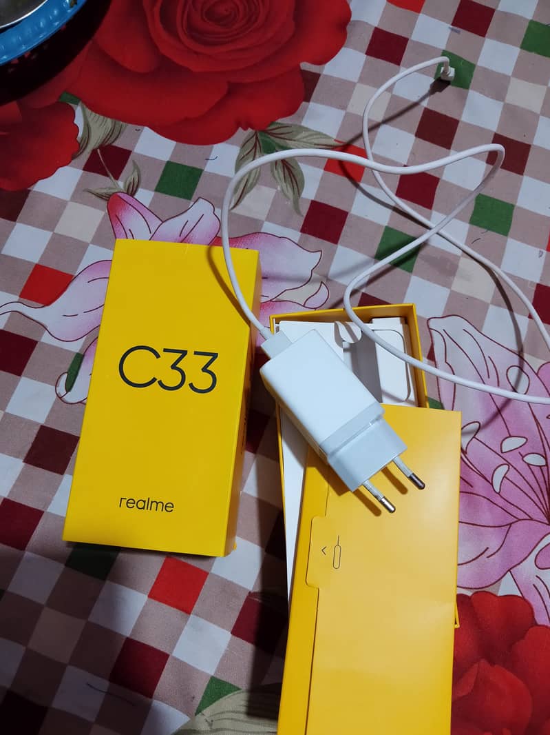 Realme c33 4+4 64GB Complete box hai 4