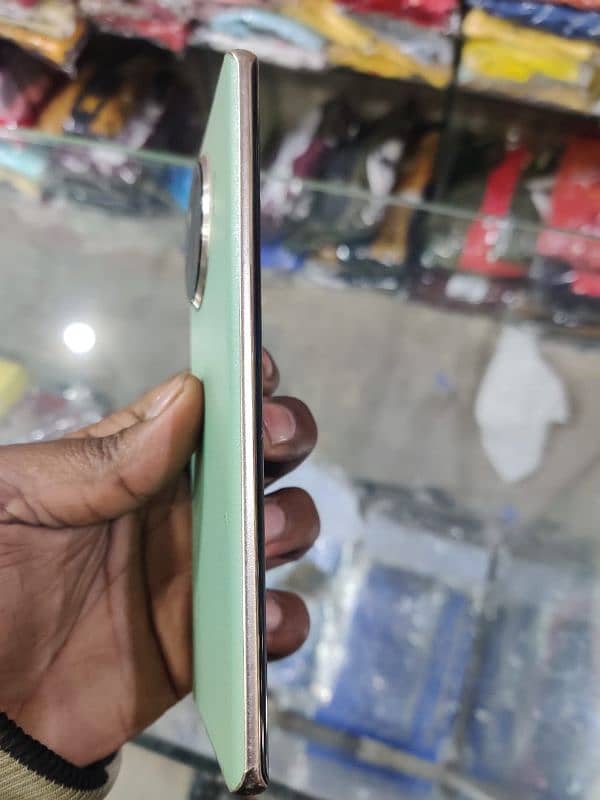 Tecno Spark 20 Pro Plus 3