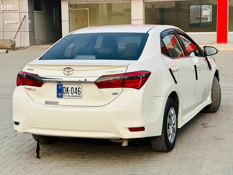 Toyota Corolla GLI 2015 Automatic 8