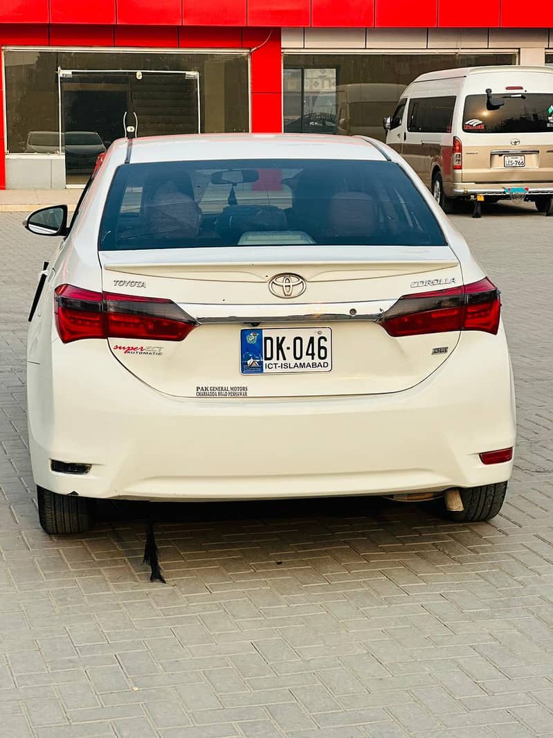 Toyota Corolla GLI 2015 Automatic 10