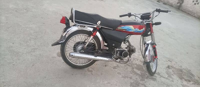 Hero bike for sale Lush condition call 0