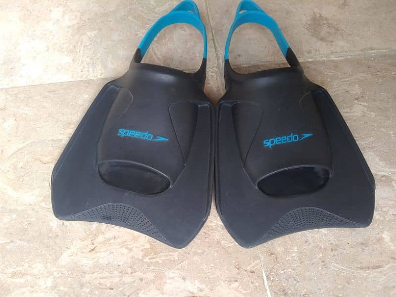 swimming fins speedo brand adjustable 1 pair (RS. 1200) 4