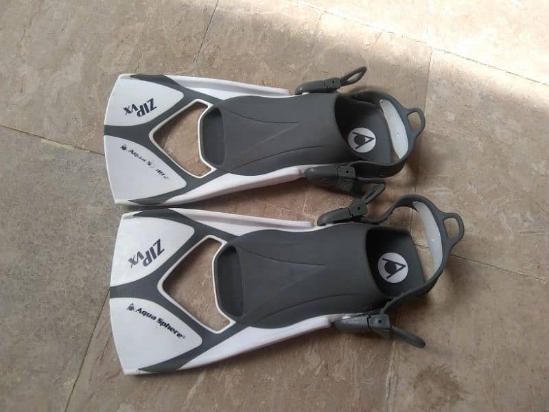 swimming fins speedo brand adjustable 1 pair (RS. 1200) 5