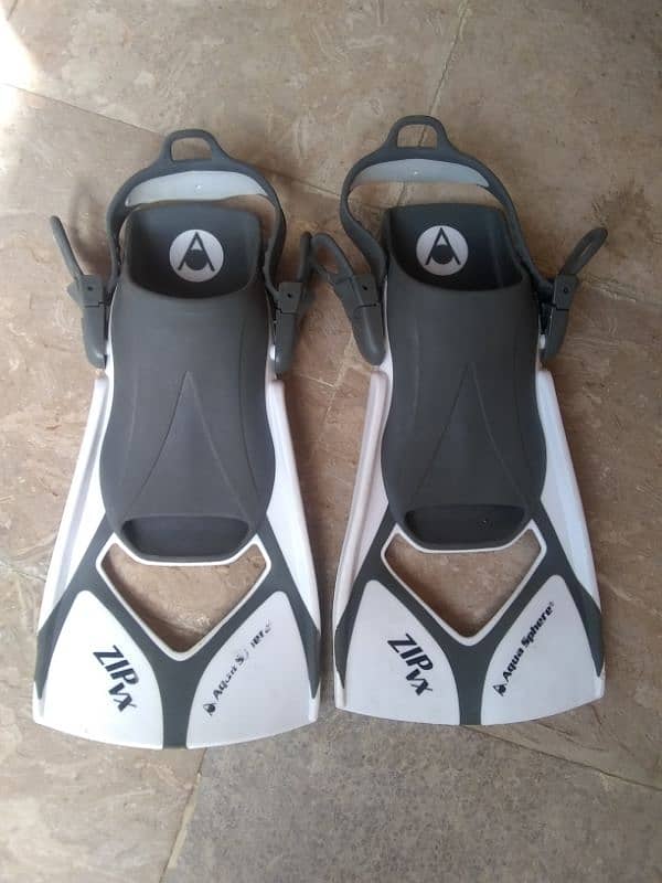 swimming fins speedo brand adjustable 1 pair (RS. 1200) 6