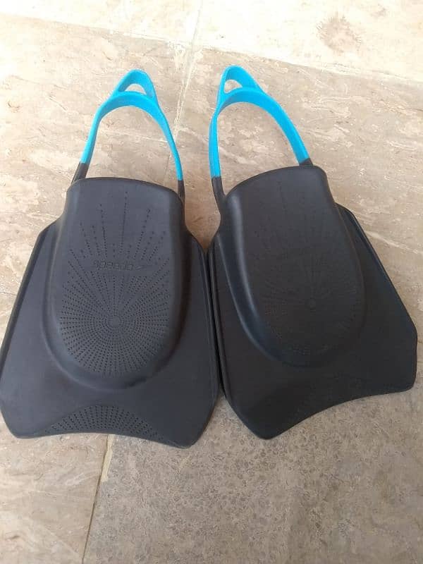 swimming fins speedo brand adjustable 1 pair (RS. 1200) 7