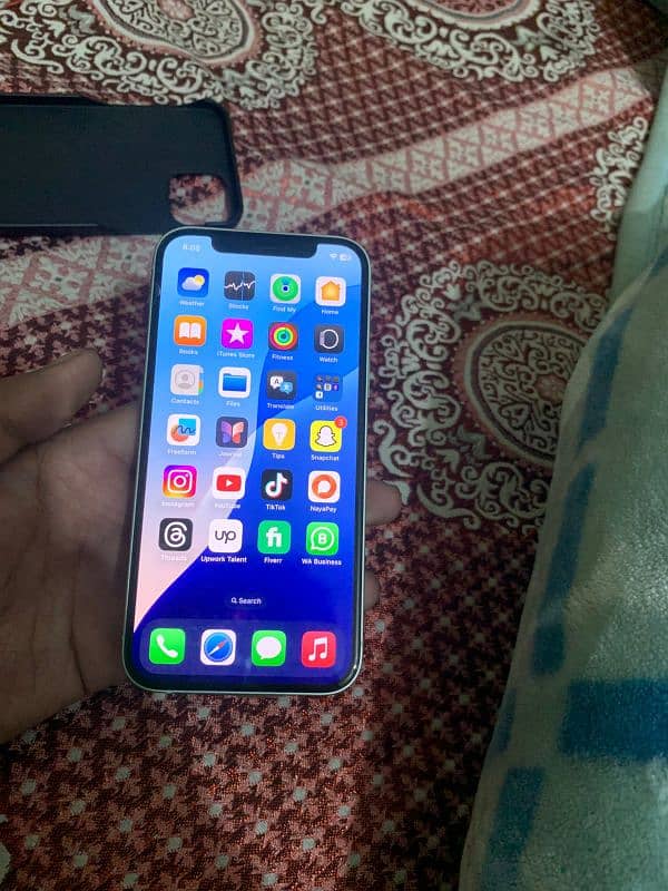 Iphone 12 Jv brand new condition 9