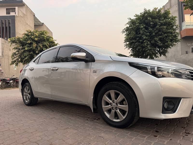 Toyota Corolla Altis 2016 4