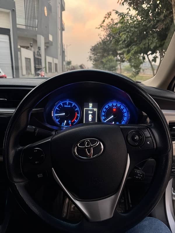 Toyota Corolla Altis 2016 12