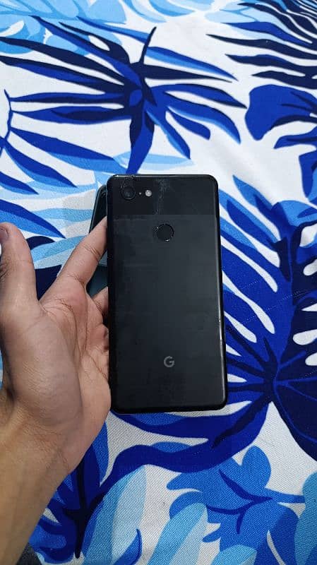 Google pixel 3xl minor crack 1