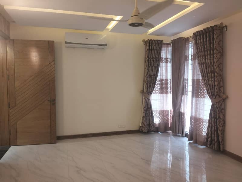 1 Kanal House Lower Portion in Basement Available For Rent In DHA Phase 6 12