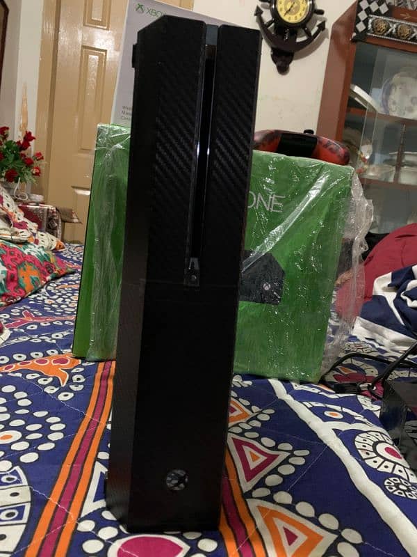 Xbox One With 1TB Storage with 2 original one brand new original contr 5