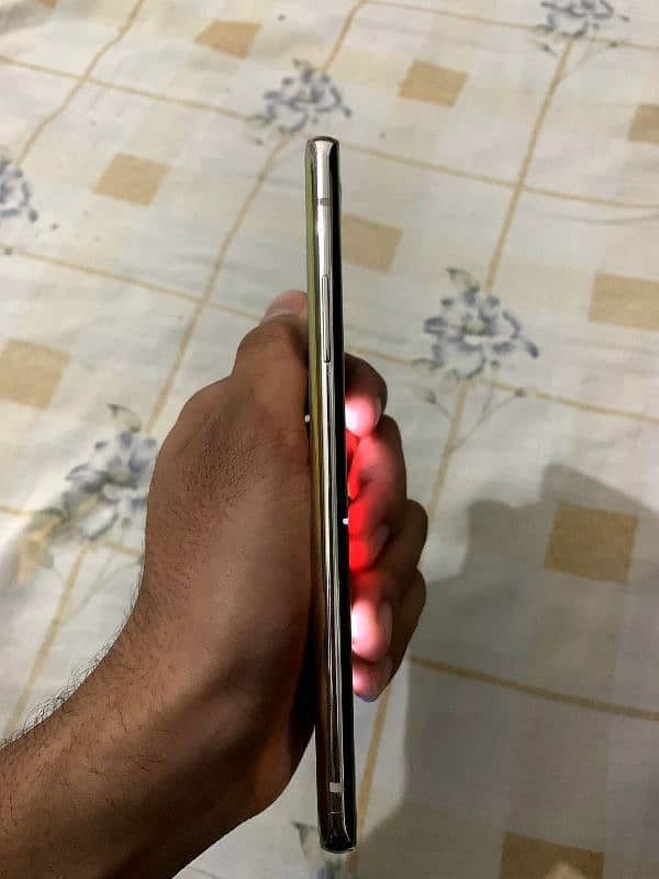 ONE PLUS 8 FULL 10/10 CONDITION 1