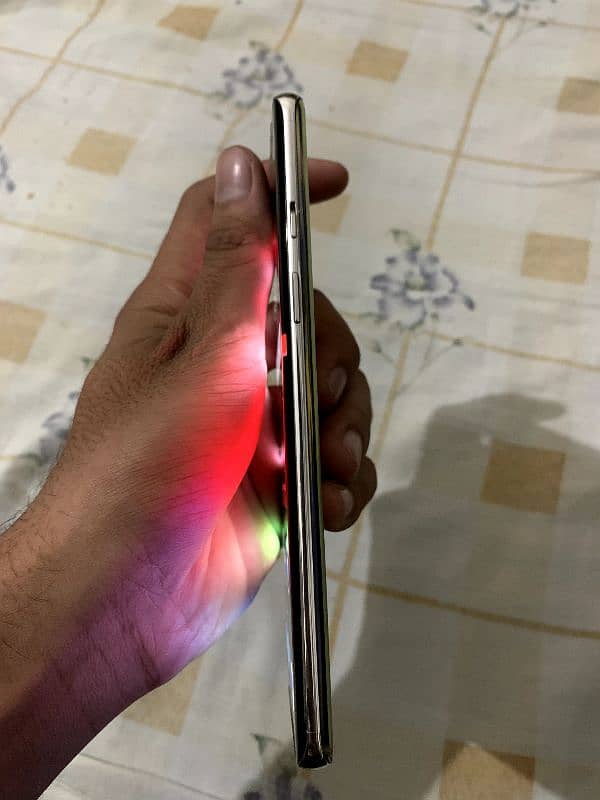 ONE PLUS 8 FULL 10/10 CONDITION 2