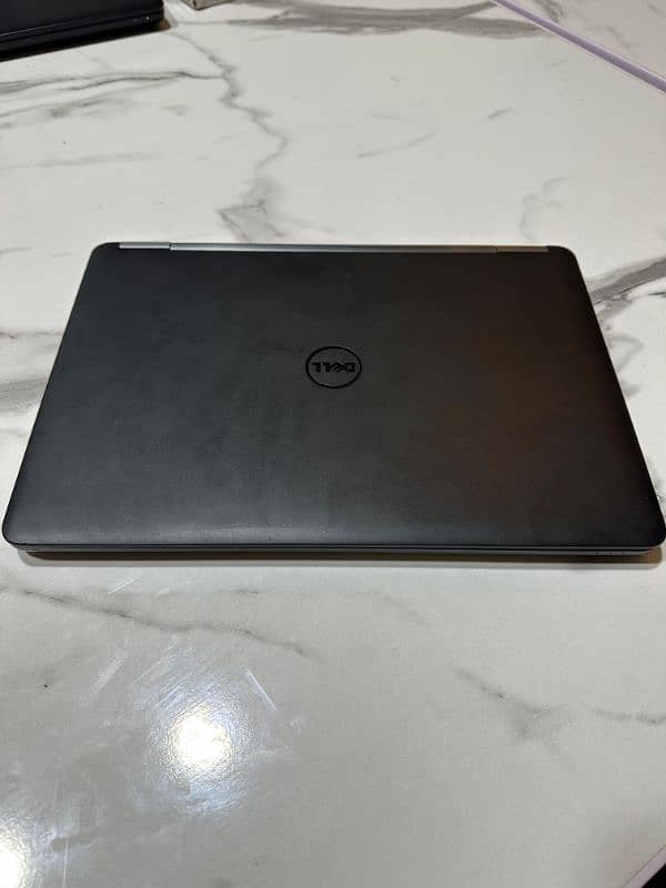 Dell latitude E7270 / core i7 6th gen / 8gb ram / 256gb SSD / 0