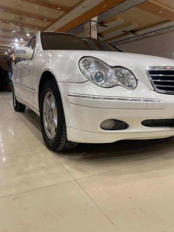 Mercedes 200 D 2002 3