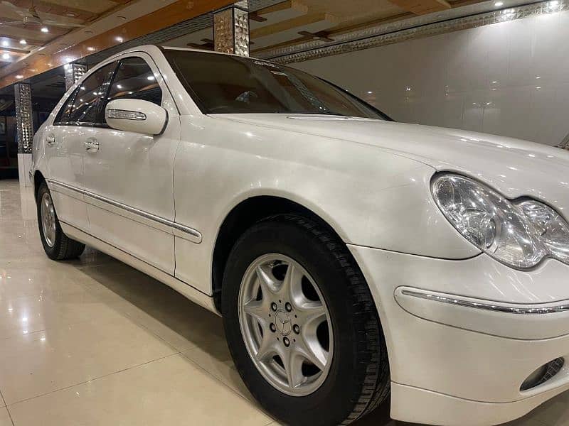 Mercedes 200 D 2002 6