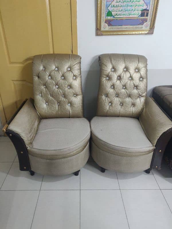 2 luxury sofa single seat very very solid 2