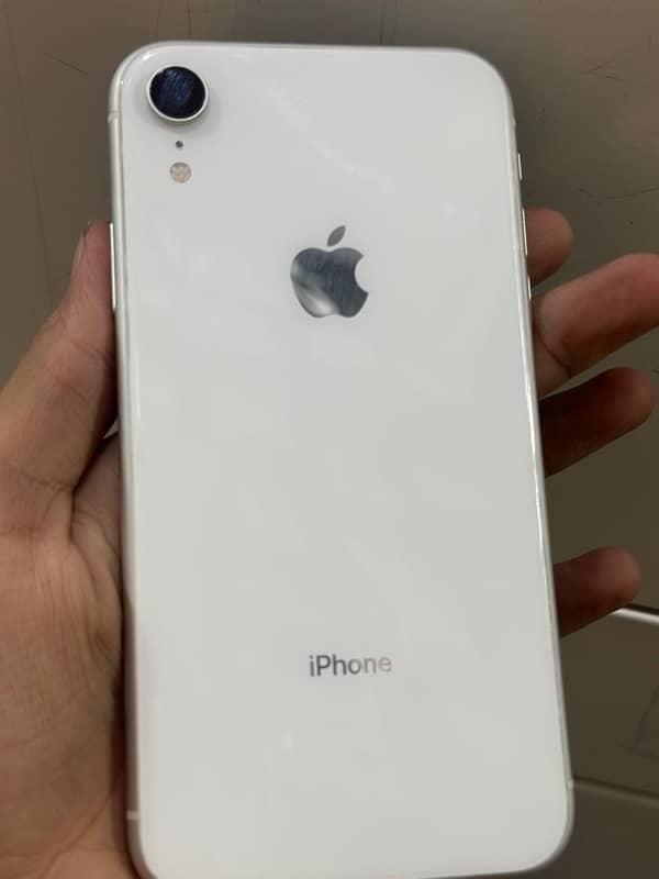 iphone xr ha 10/10 condition factory unlock 7