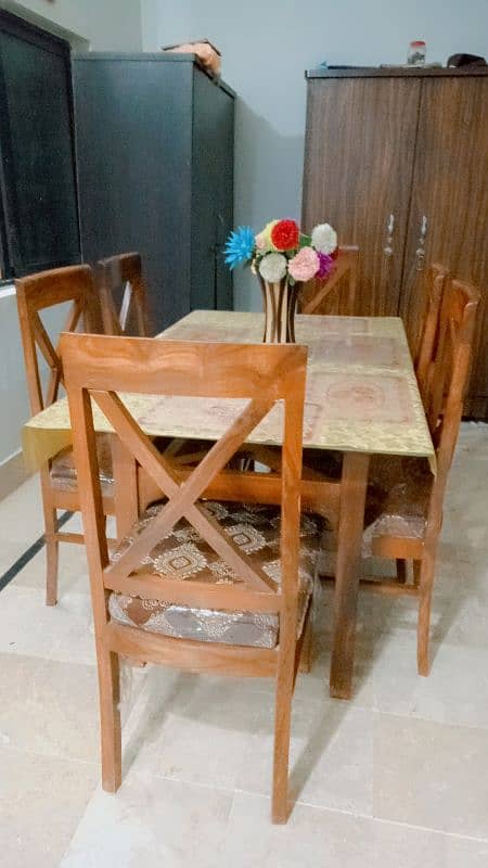 new condition dining table with 6 chairs 0