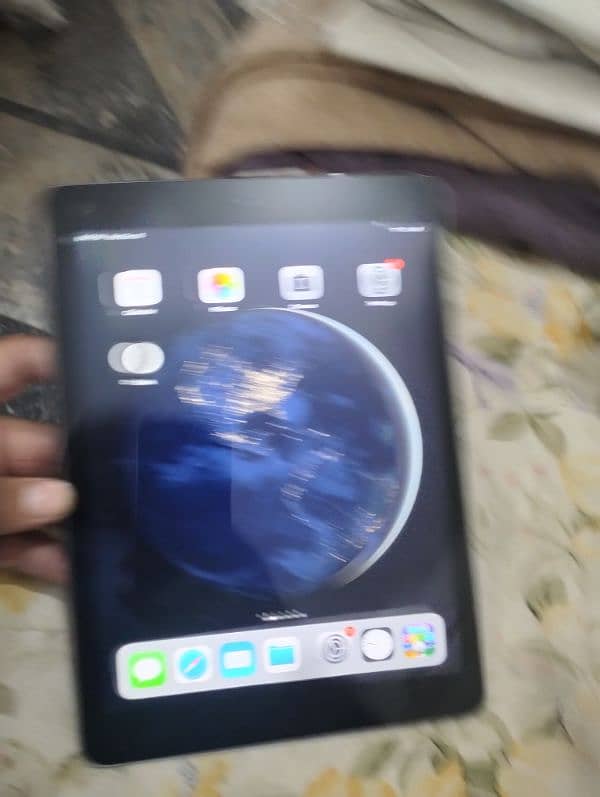 very good condition Ipad Air 2 for sale 1