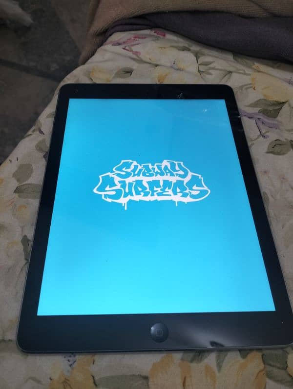 very good condition Ipad Air 2 for sale 3