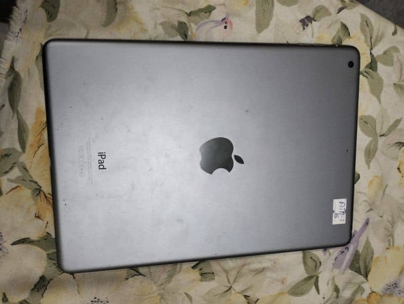 very good condition Ipad Air 2 for sale 13