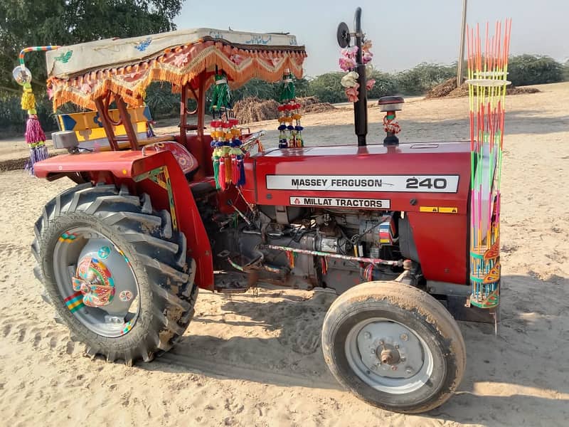 Tractor Massey Ferguson 240 model 2009 2