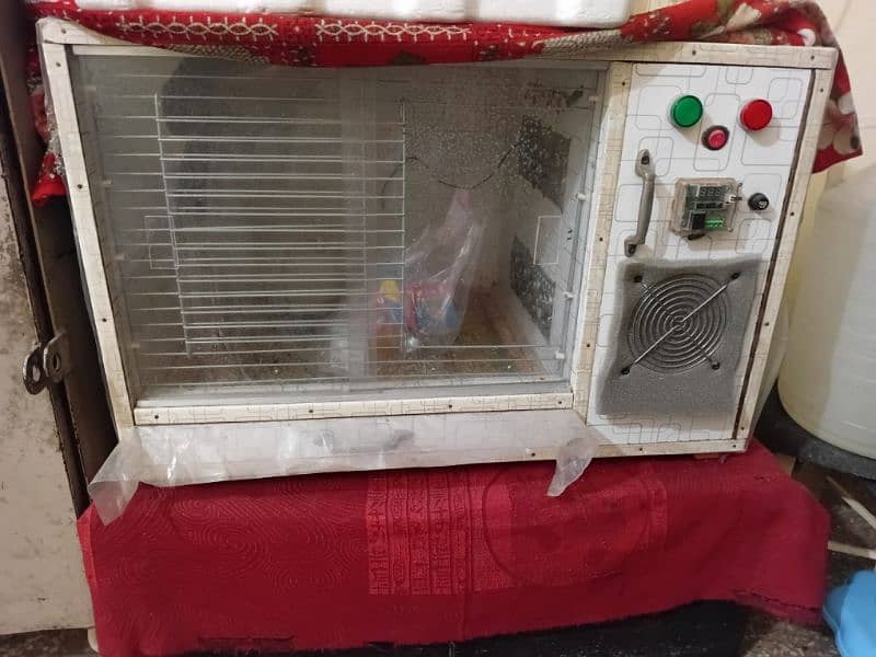 parrot brooder very good condition 0