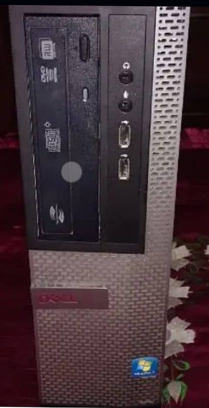 Dell OPTIPLEX 390 0