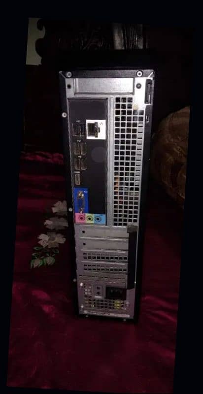 Dell OPTIPLEX 390 1