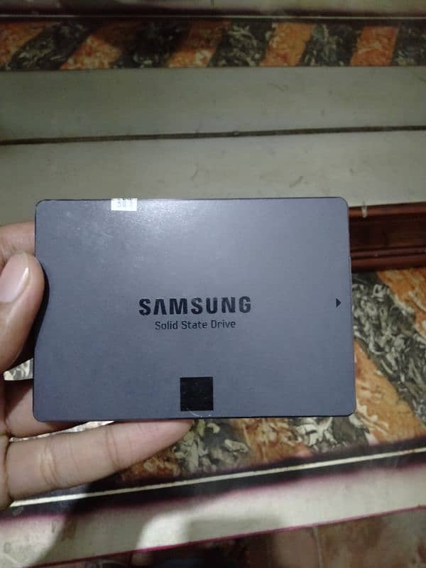 sumsung Evo 840 120 GB SSD 0