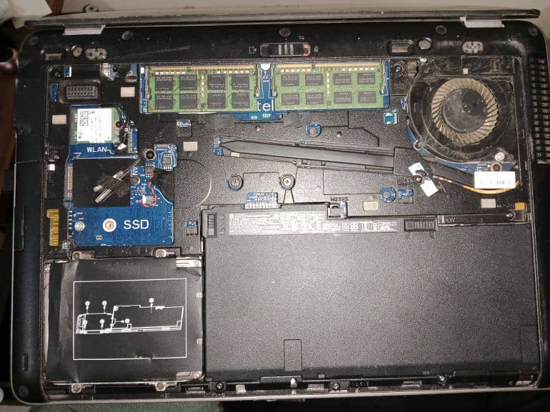 HP g2 840 laptop 0