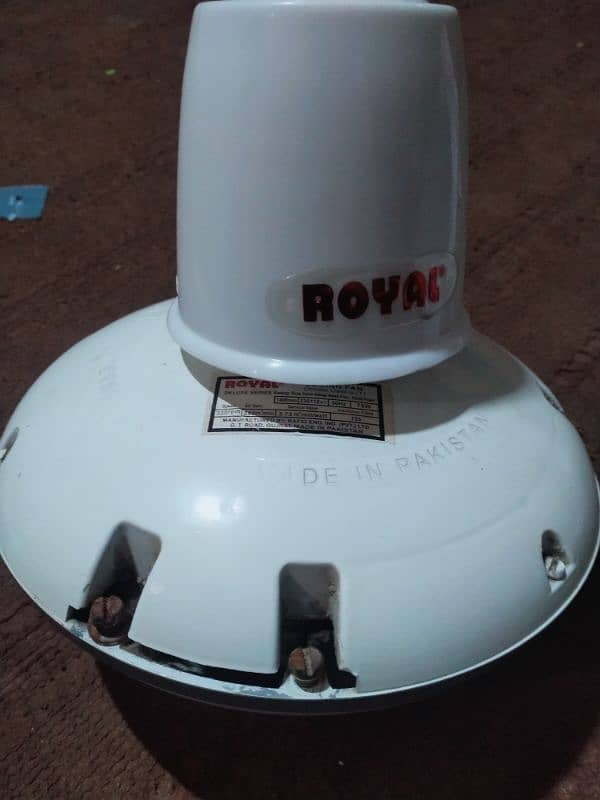 Royal celling fan like new 2