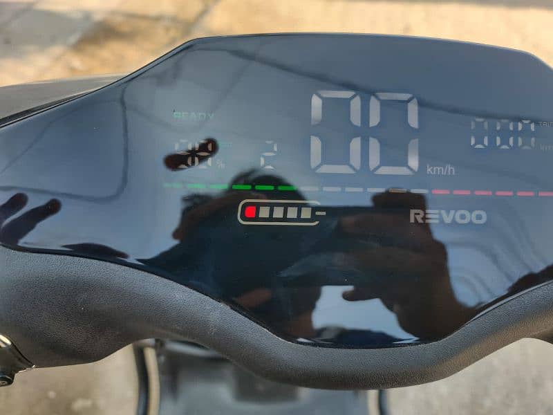 revoo C32 electrick motor bike 8