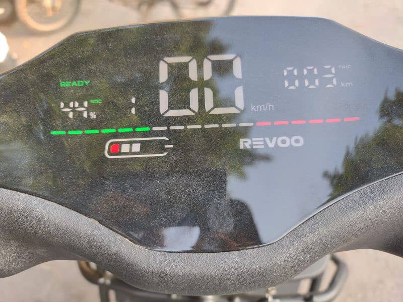 revoo C32 electrick motor bike 9