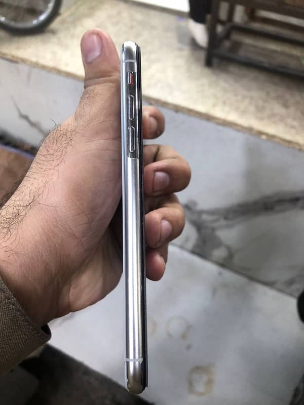 I phone x pta approved 256 white colour 4