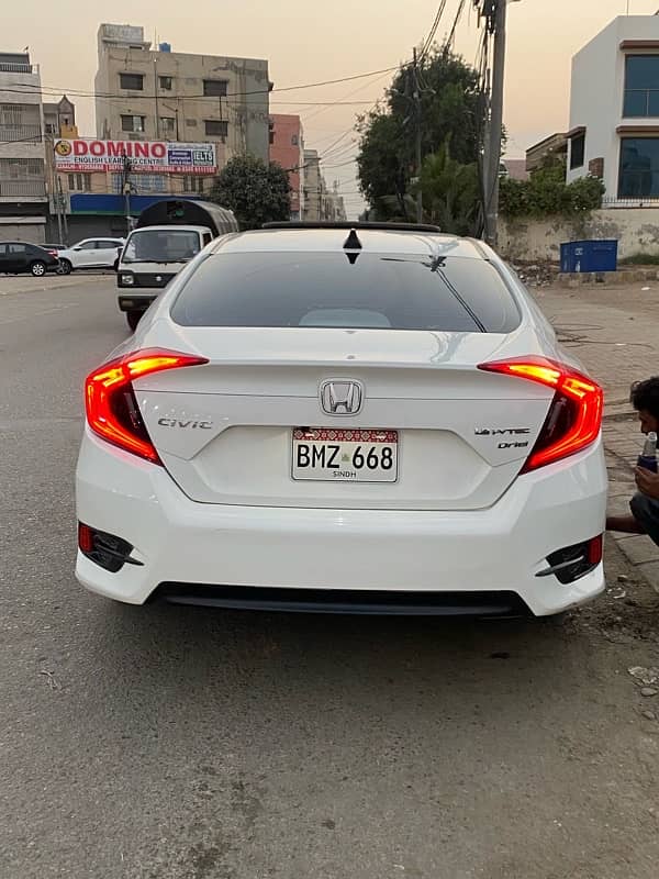 Honda Civic Oriel 2018 4