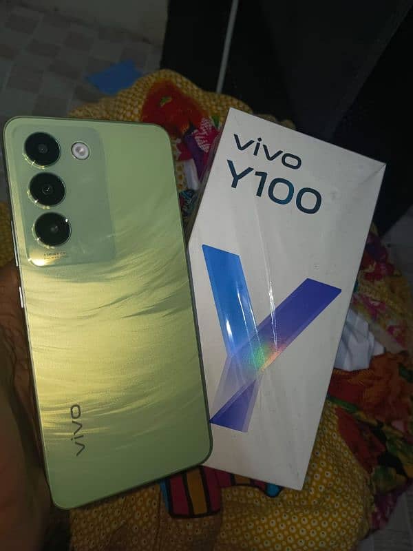 Vivo Y100 1