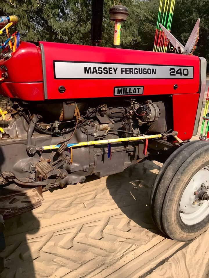 Tractor Massey Ferguson 240 model 2006 1