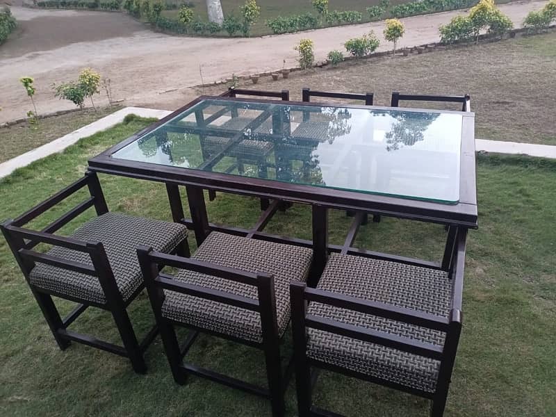 Elegant Dining Table 0