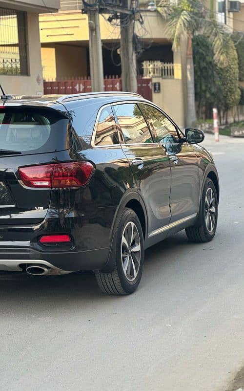 KIA Sorento 2022 4