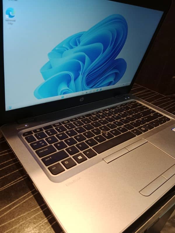 Hp A10 i5 7th generation Generation laptop 8