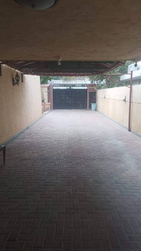 defence 1000 yards bungalow for rent with basement 0