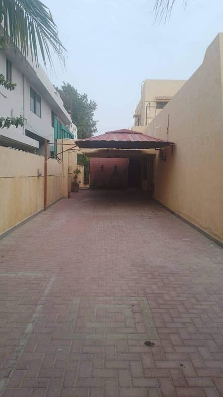 defence 1000 yards bungalow for rent with basement 12