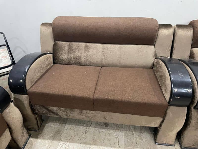 Used Comfortable Sofas in good condition 2